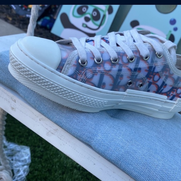 My brother only wearied them for 3 days he doesn’t like how they look I do . lmk - Picture 3 of 6